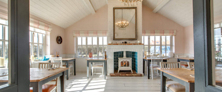 180314 ThePigs 022 768x320